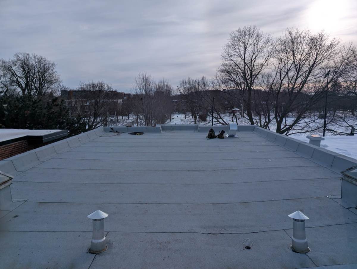 Installation de toiture neuve résidentielle avec matériaux premium à Laval, Rive-Nord par Toiture Qualité Pro