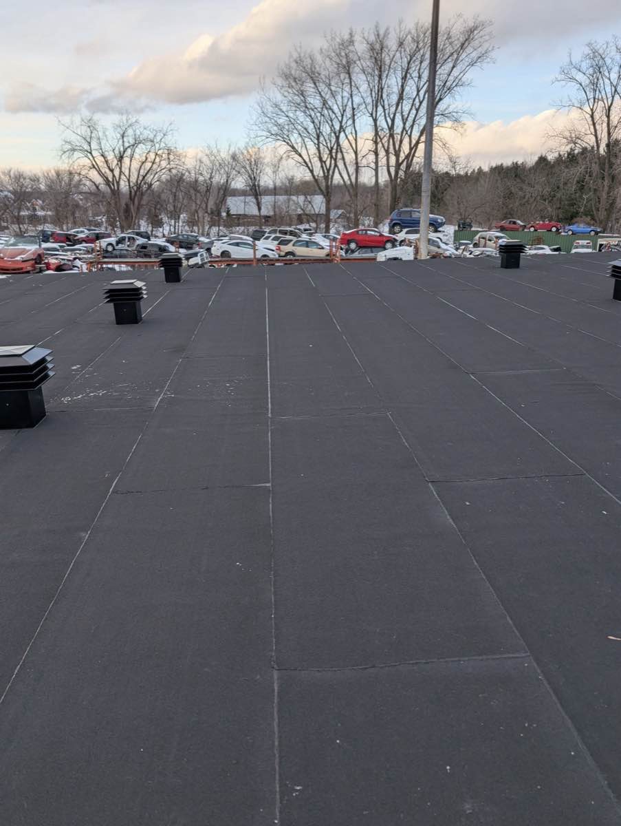 Réparation et remplacement de toiture en bardeaux d'asphalte à Longueuil par Toiture Qualité Pro couvreurs